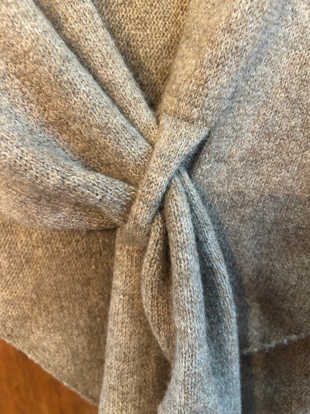 The fleece company shawl - Picture 4 of 5